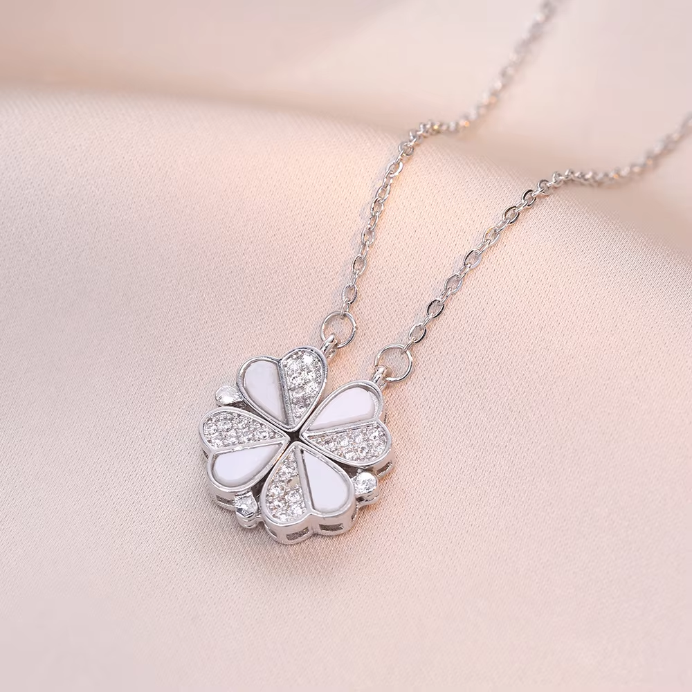 Rinhoo Glücksbringer Halskette | Vierblättriges Kleeblatt Anhänger | Gold Halskette aus Edelstahl mit Zirkonia | Geschenk für Frauen